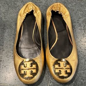 Tory Burch Leather Ballet Flats Gold with Gold Logo Medallion, Round Toe size 9